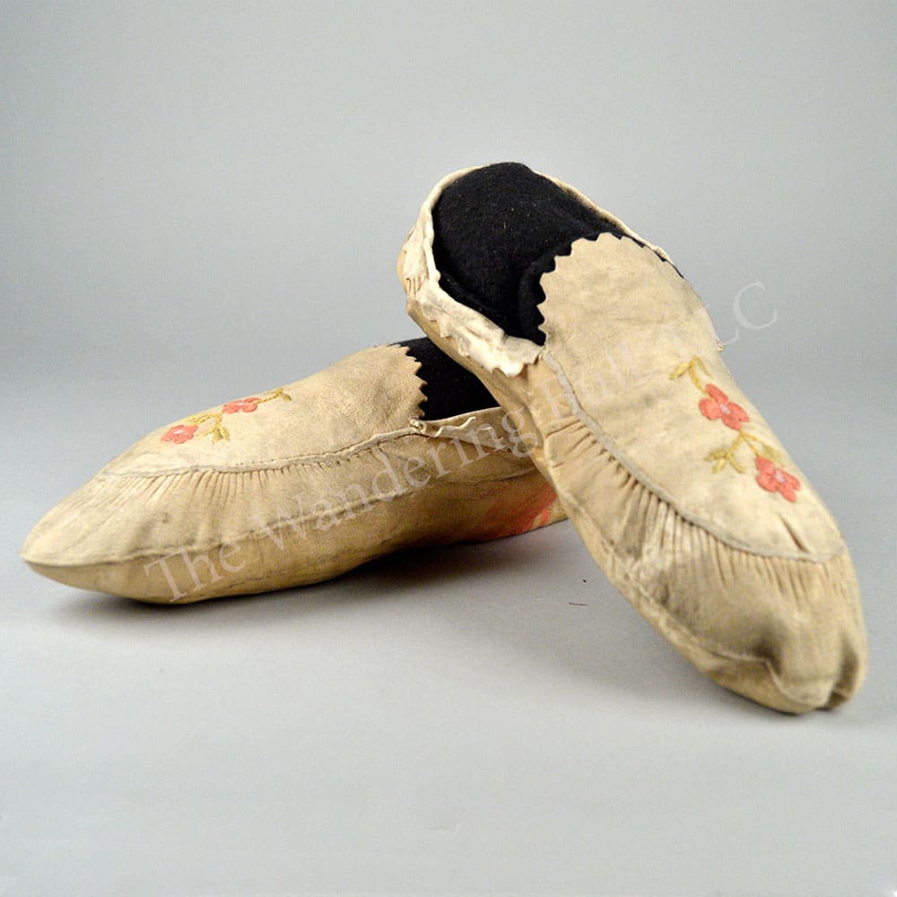 Moccasins – Silk Embroidered Canadian
