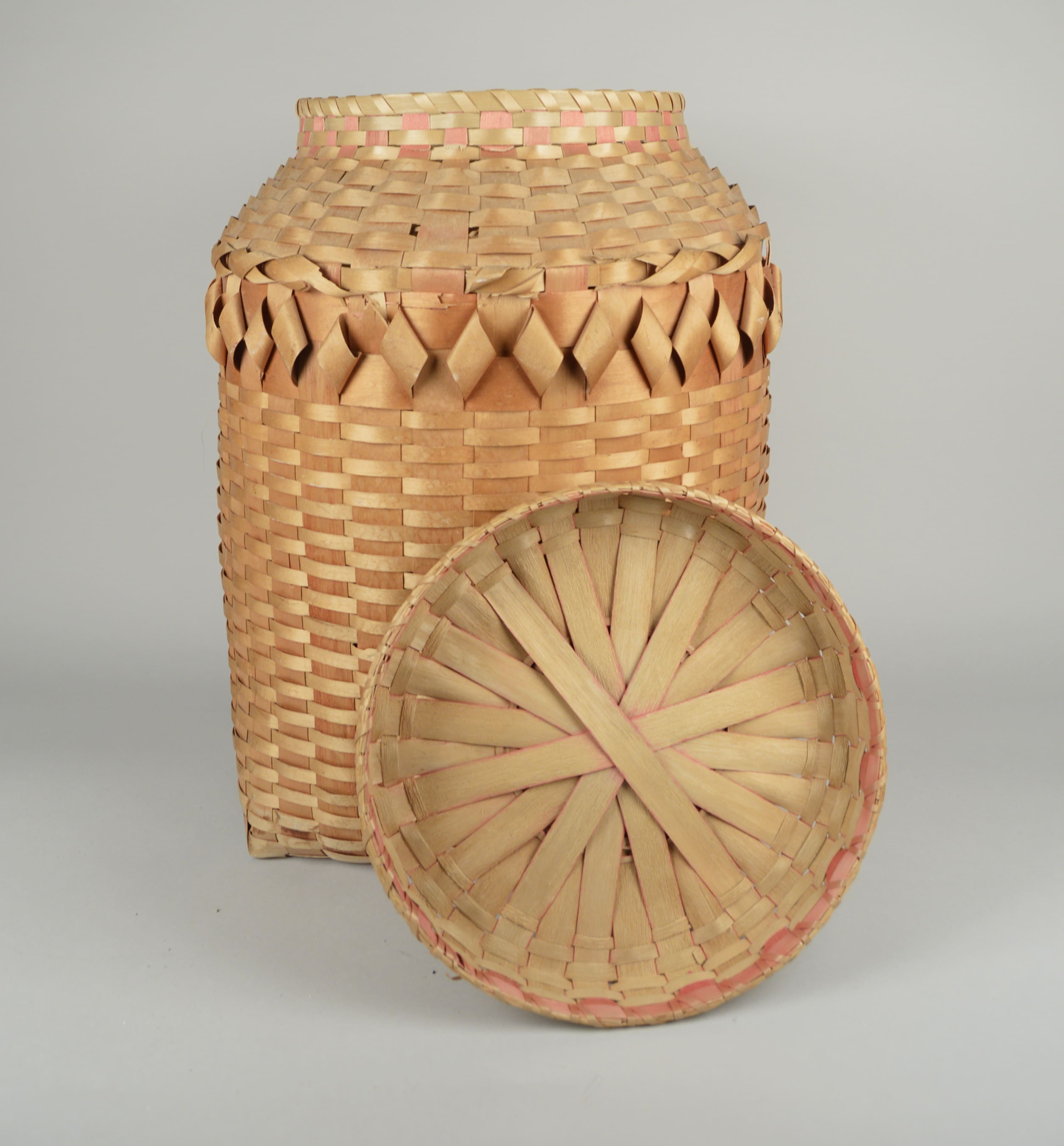Basket – Large Ash with Lid