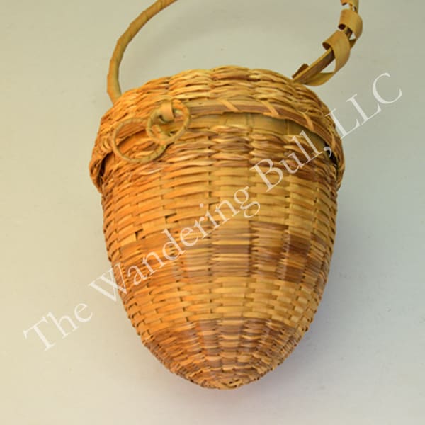 Basket Acorn Yarn With Ring Handle