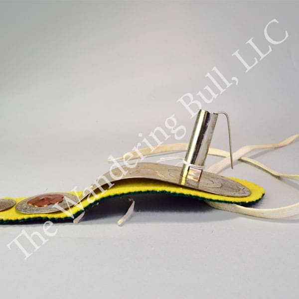 Roach Spreader with Yellow Wool Drop